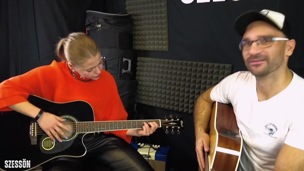 Thumbnail for Sikerül Lady Szomjast megtanítani gitározni?
