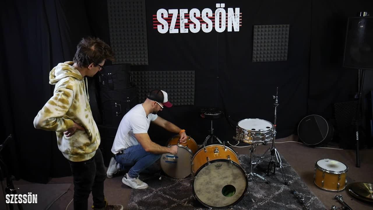 Thumbnail for ŐRÜLET!!! A gitáros dobot szerel össze?